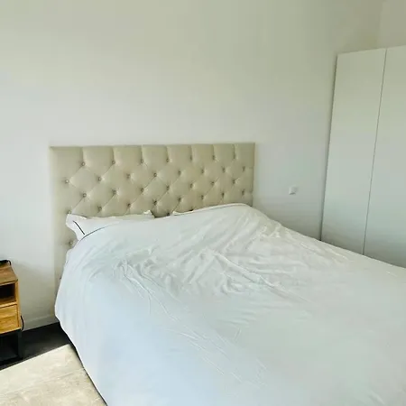 Large 1 Bedroom In Center With Terrace & Parking - 67b